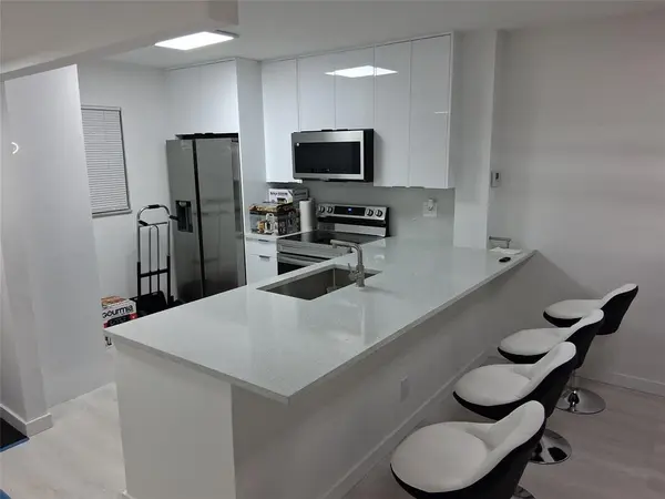 100 Berkley Rd #105, Hollywood, FL 33024