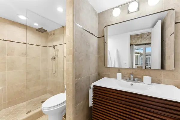 Fort Lauderdale, FL 33305,656 Kensington Pl #12b