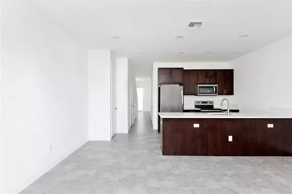 Coconut Creek, FL 33073,6937 PINES CIRCLE #17