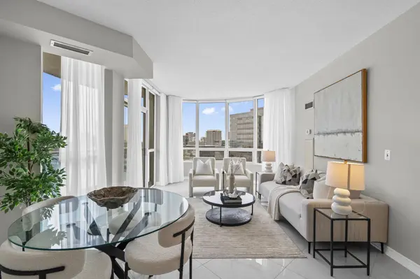 Markham, ON L3R 8A6,33 Cox BLVD #928