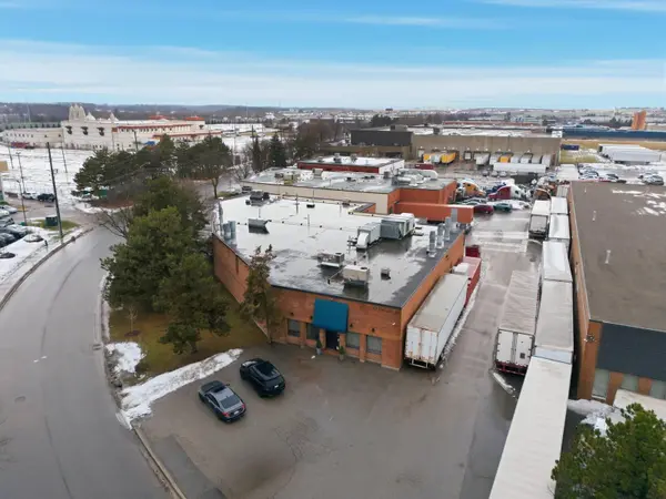 40 Claireville DR, Toronto W10, ON M9W 5T9