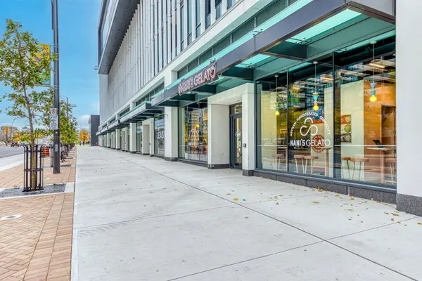 Mississauga, ON L5B 0P6,395 Square One DR #1304