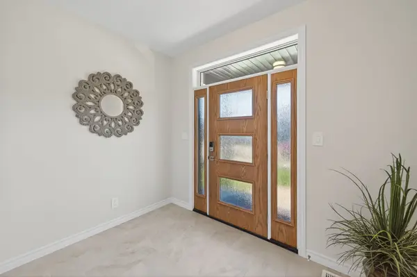 Belleville, ON K8N 0V6,14 Peace River ST