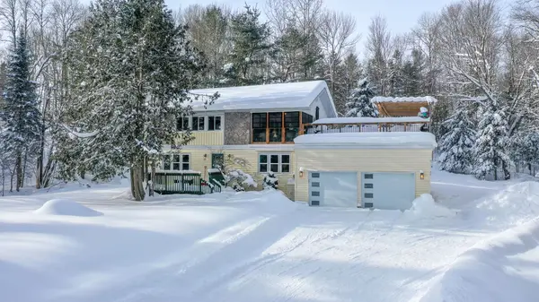 256 Woodland DR, Huntsville, ON P1H 1A6