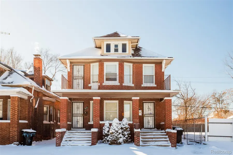 5435 Burns ST, Detroit, MI 48213