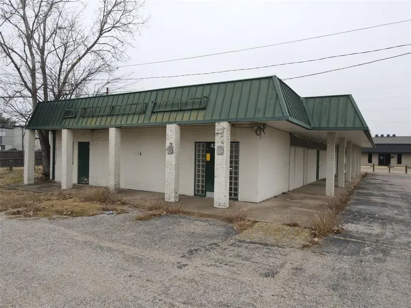 4224 GUS THOMASSON Road, Mesquite, TX 75150