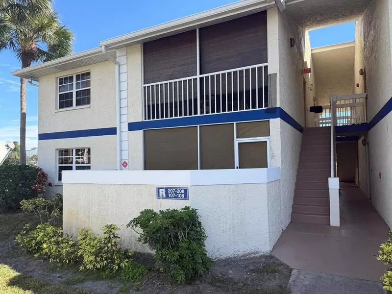 1531 SE Royal Green Cir #107, Port St Lucie, FL 34952