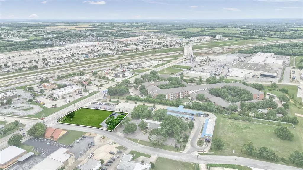 Sherman, TX 75090,815 E Pecan Grove