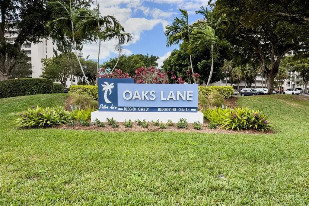 Pompano Beach, FL 33069,545 Oaks Ln #403