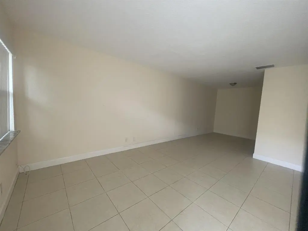 Fort Lauderdale, FL 33313,5213 NW 23rd St #166