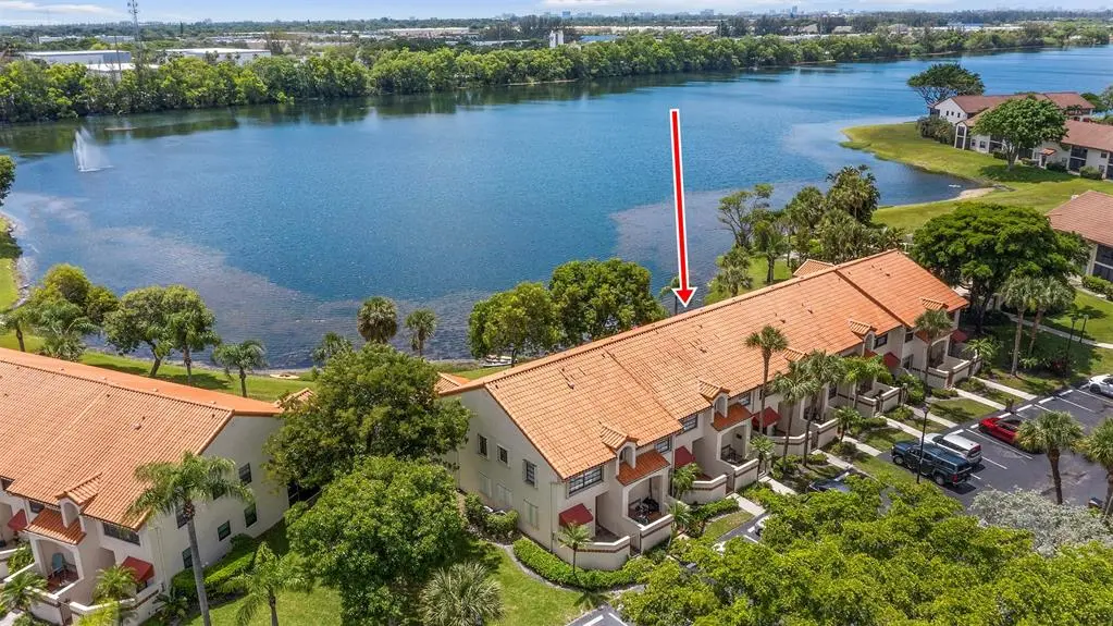 Deerfield Beach, FL 33442,405 Liberty Ct #405