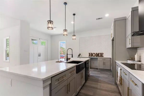 Denison, TX 75020,1008 W Walker Street