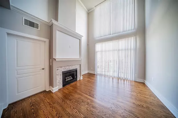 Fort Worth, TX 76107,3333 Darcy Street #2209