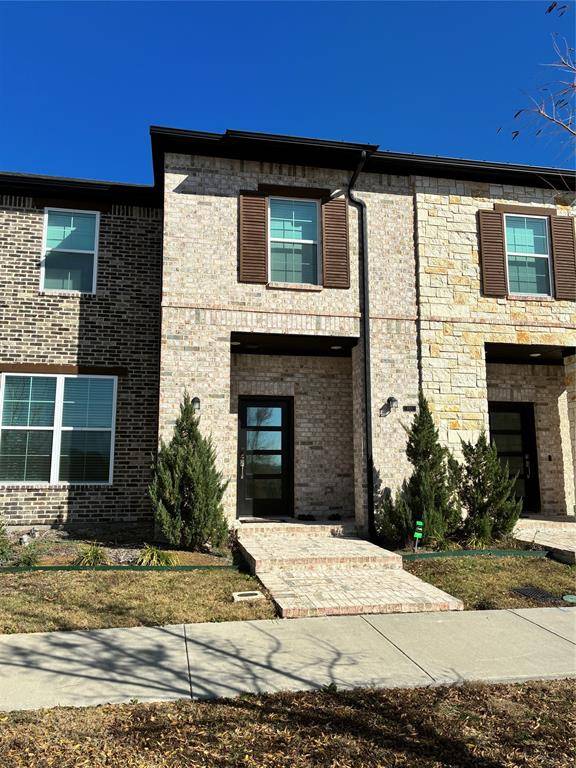 8911 Cave Springs Mews, Rowlett, TX 75089
