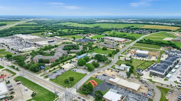 Sherman, TX 75090,815 E Pecan Grove