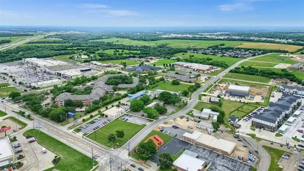 Sherman, TX 75090,815 E Pecan Grove