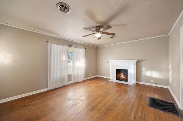 Dallas, TX 75208,806 Buckalew Street