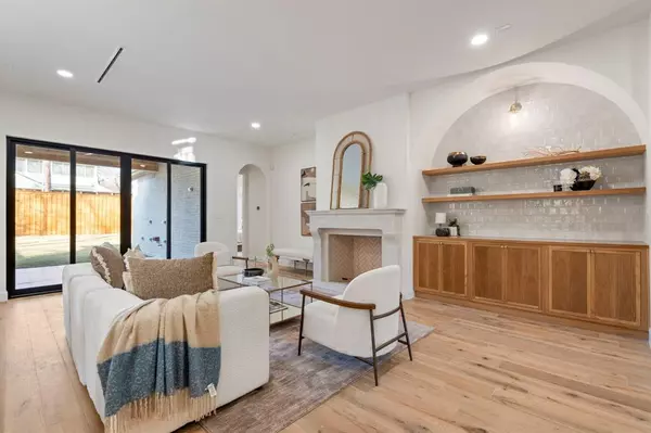 Dallas, TX 75214,6321 Belmont Avenue