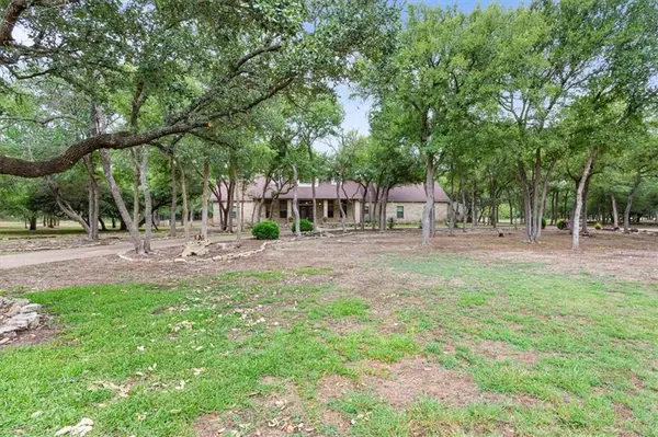 Crawford, TX 76638,735 Winding Trail
