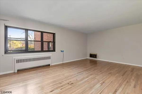 Westfield Town, NJ 07090,58B Sandra Circle #1