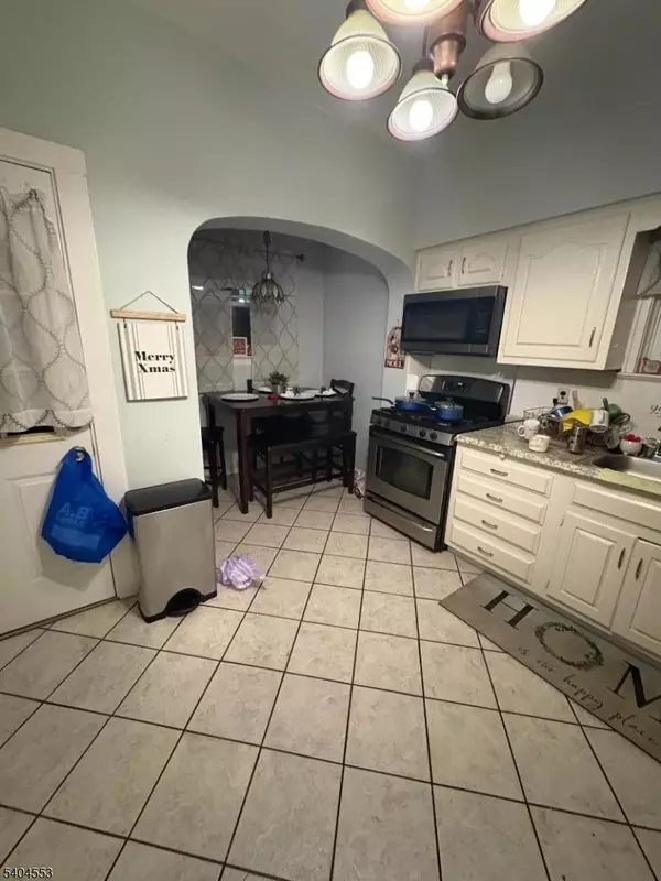 Linden City, NJ 07036,109 Penn Pl #1