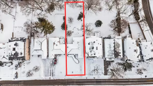 Toronto C14, ON M2M 2P2,211 Newton DR