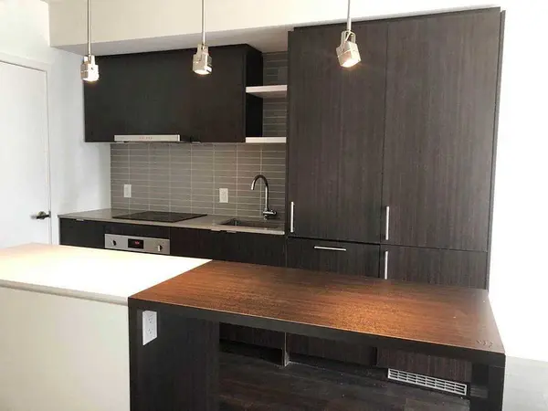 Toronto C01, ON M5J 2T5,100 Harbour ST #2609