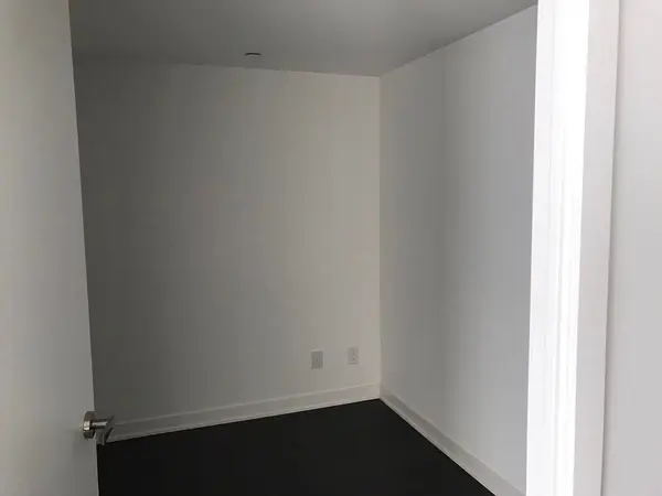 Toronto C01, ON M5J 2T5,100 Harbour ST #2609