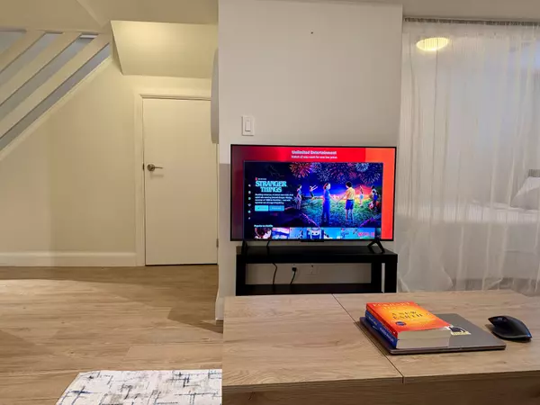 Toronto E03, ON M4J 2N7,491 Cosburn AVE #B