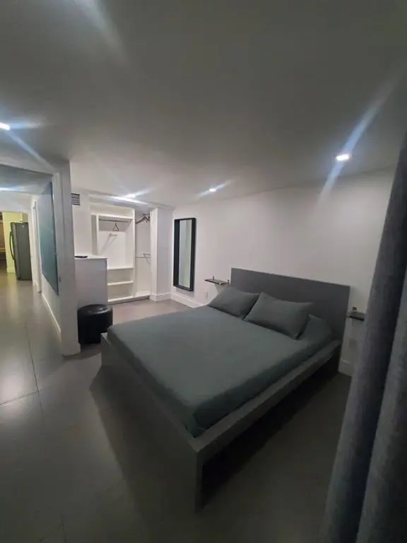 Hallandale Beach, FL 33009,200 SW 3rd Ave