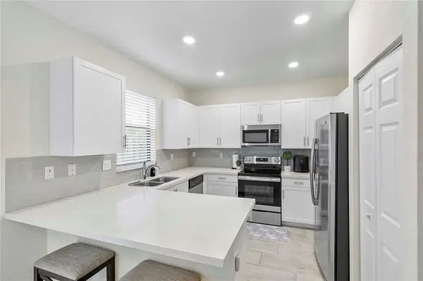 Davie, FL 33314,4990 Loebner Ter