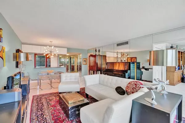 Pompano Beach, FL 33069,806 Cypress Grove Ln #412