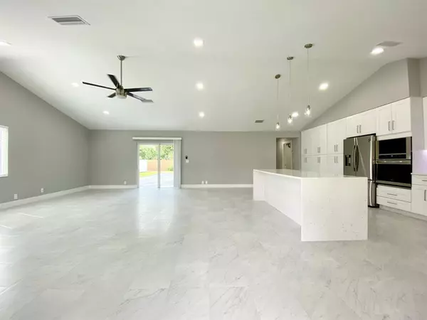 Oakland Park, FL 33334,1402 NE 34th St