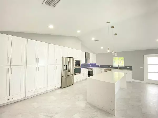 Oakland Park, FL 33334,1402 NE 34th St