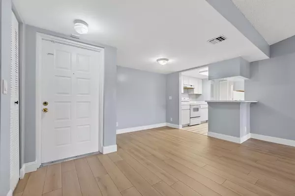 Coral Springs, FL 33076,9977 Westview Dr #136