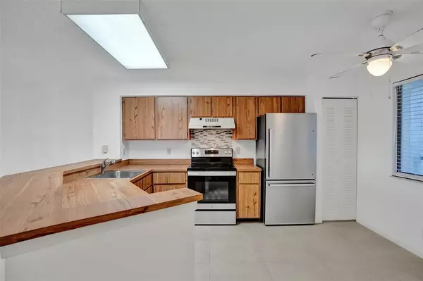 Pompano Beach, FL 33069,2221 Cypress Island Dr #501