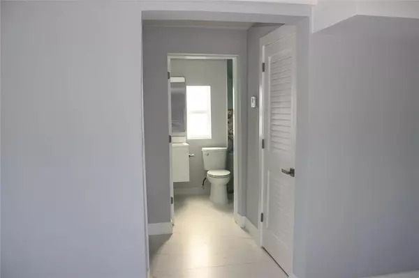 Boynton Beach, FL 33435,522 SE 20th Ct