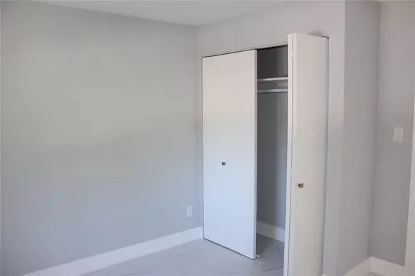 Boynton Beach, FL 33435,522 SE 20th Ct