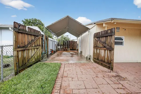 Fort Lauderdale, FL 33317,4901 SW 18th St