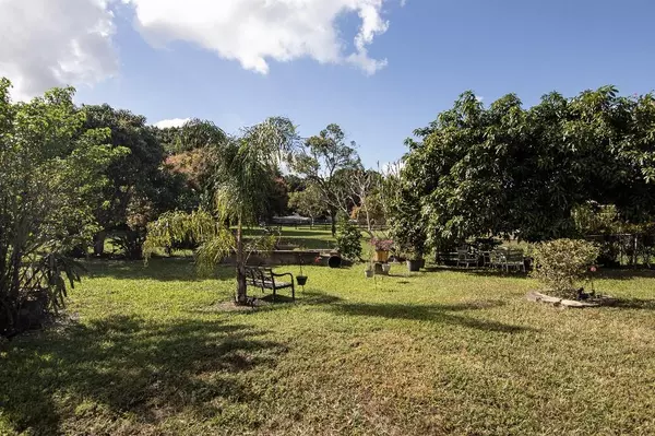 Davie, FL 33325,13602 SW 24th St