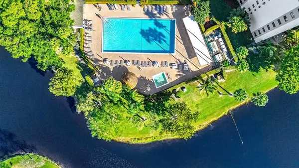 Pompano Beach, FL 33069,2214 S Cypress Bend Dr #106