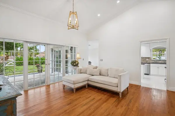 Davie, FL 33325,401 Barbri Ln