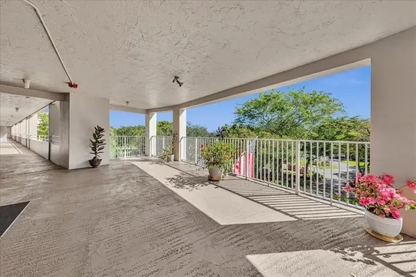 Pompano Beach, FL 33069,545 Oaks Ln #403