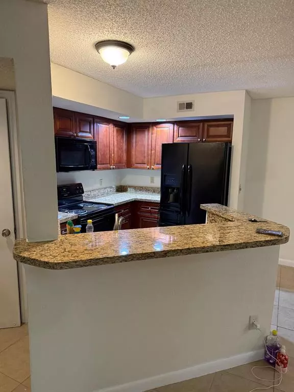 Plantation, FL 33325,12430 Vista Isles Dr #1318