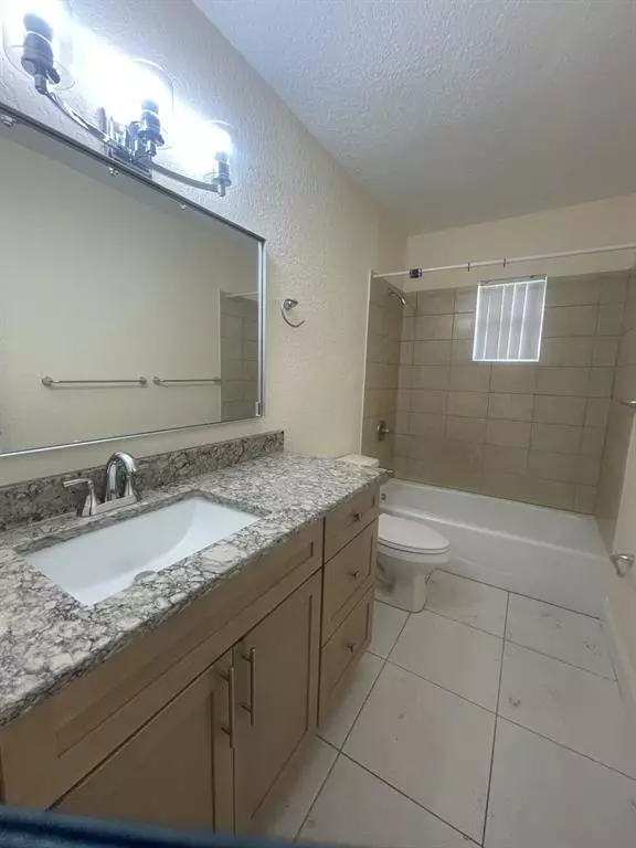 Fort Lauderdale, FL 33313,5213 NW 23rd St #166