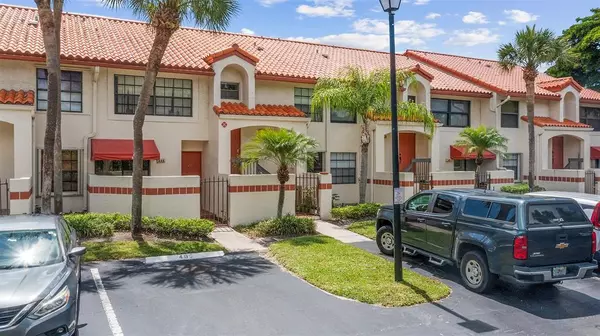 Deerfield Beach, FL 33442,405 Liberty Ct #405