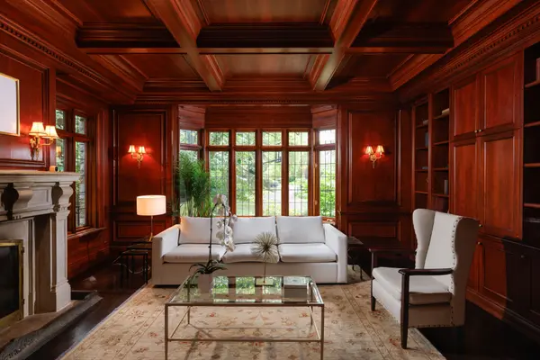 67 Kingsway CRES, Toronto W08, ON M8X 2R5