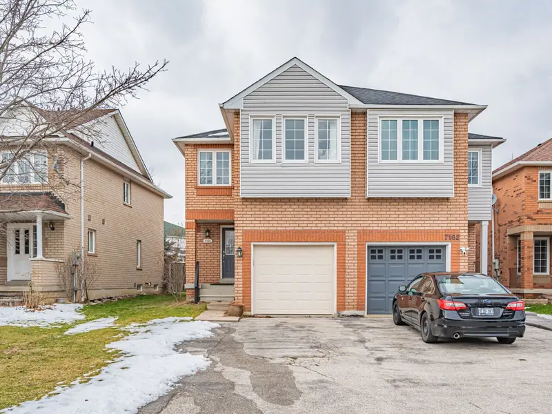 7160 Waldorf WAY, Mississauga, ON L5N 7R3