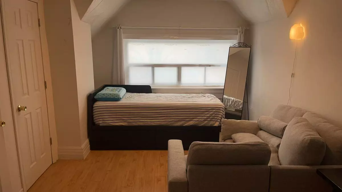 Toronto C01, ON M5S 2G5,409 Huron ST #301