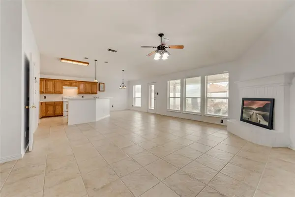 Arlington, TX 76002,7019 Thunderbird Drive